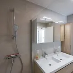 Lecomte - Sky Harbour Apartment