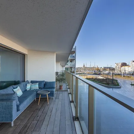 Apartment Lecomte - Sky Harbour 93
