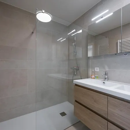 Apartment Lecomte - Sky Harbour 93 *